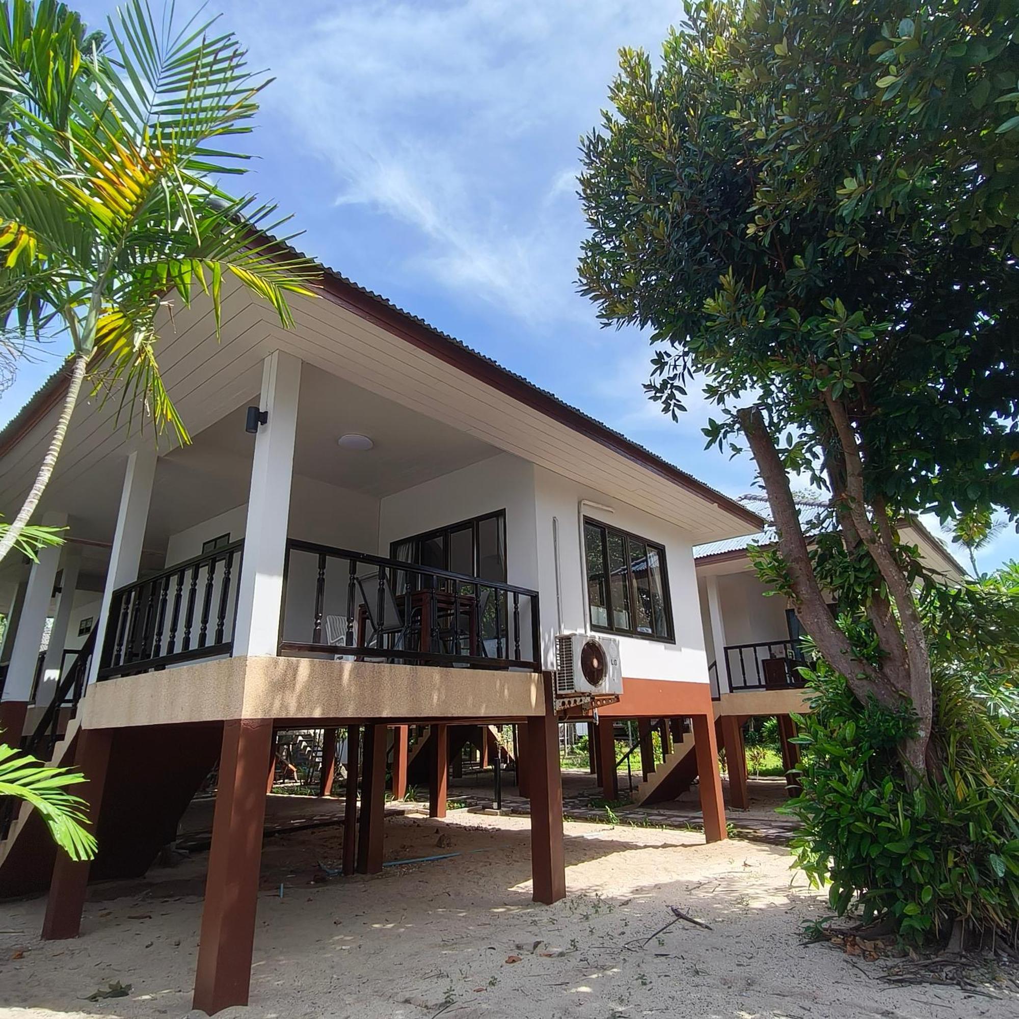 Phalarn Resort Mae Nam